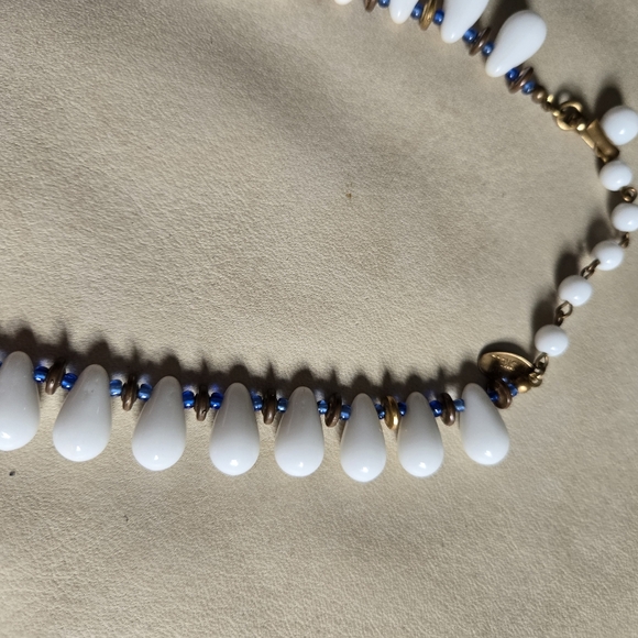 Miriam Haskell Necklace Milk Glass Bead White & Blue Glass Beaded Signed Vintage - Picture 10 of 16